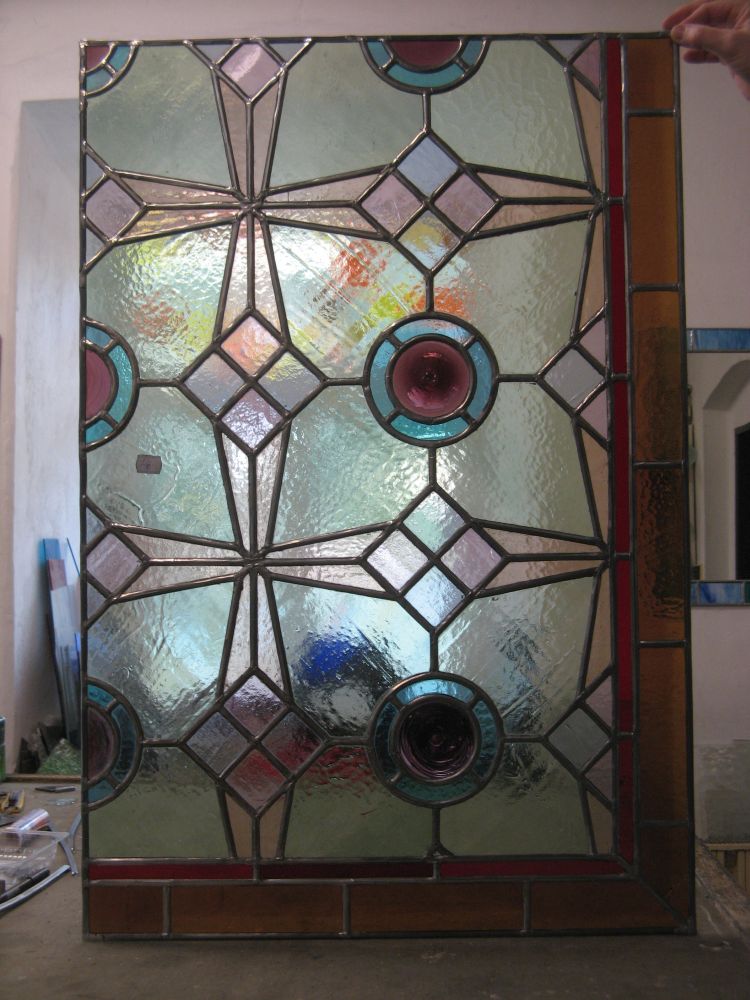 Církevní vitráž Pískov