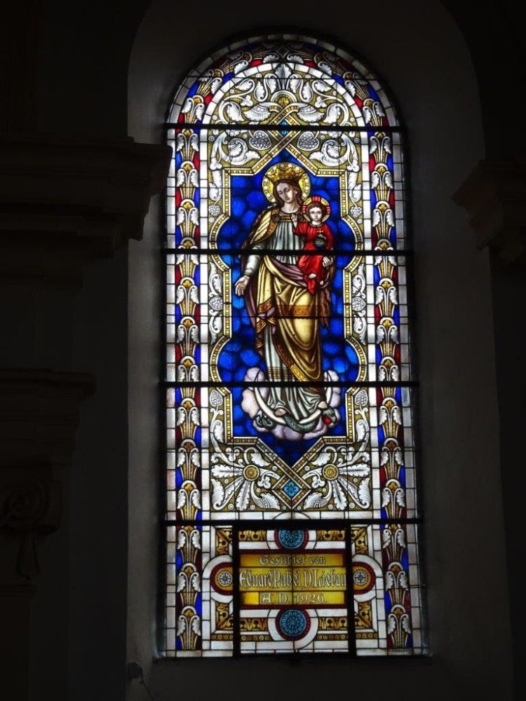 Církevní vitráž Libina